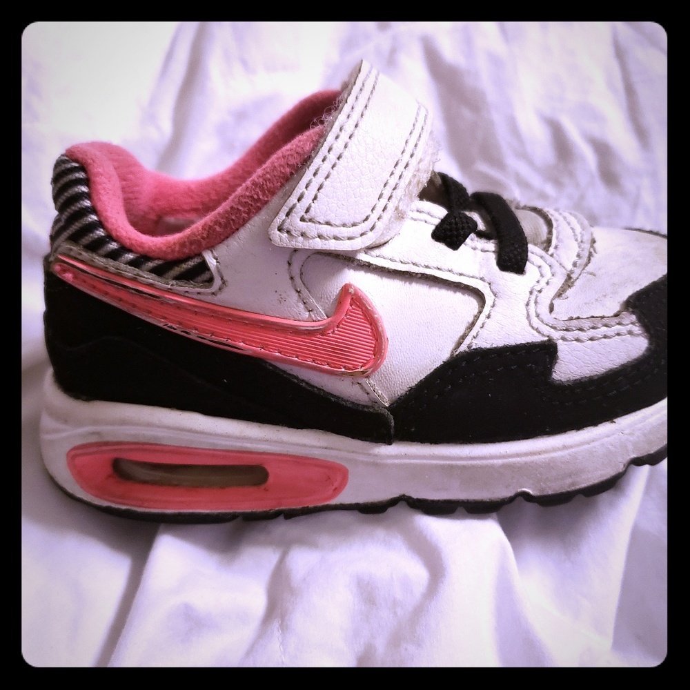 Little girls 6c nike air max black and pink